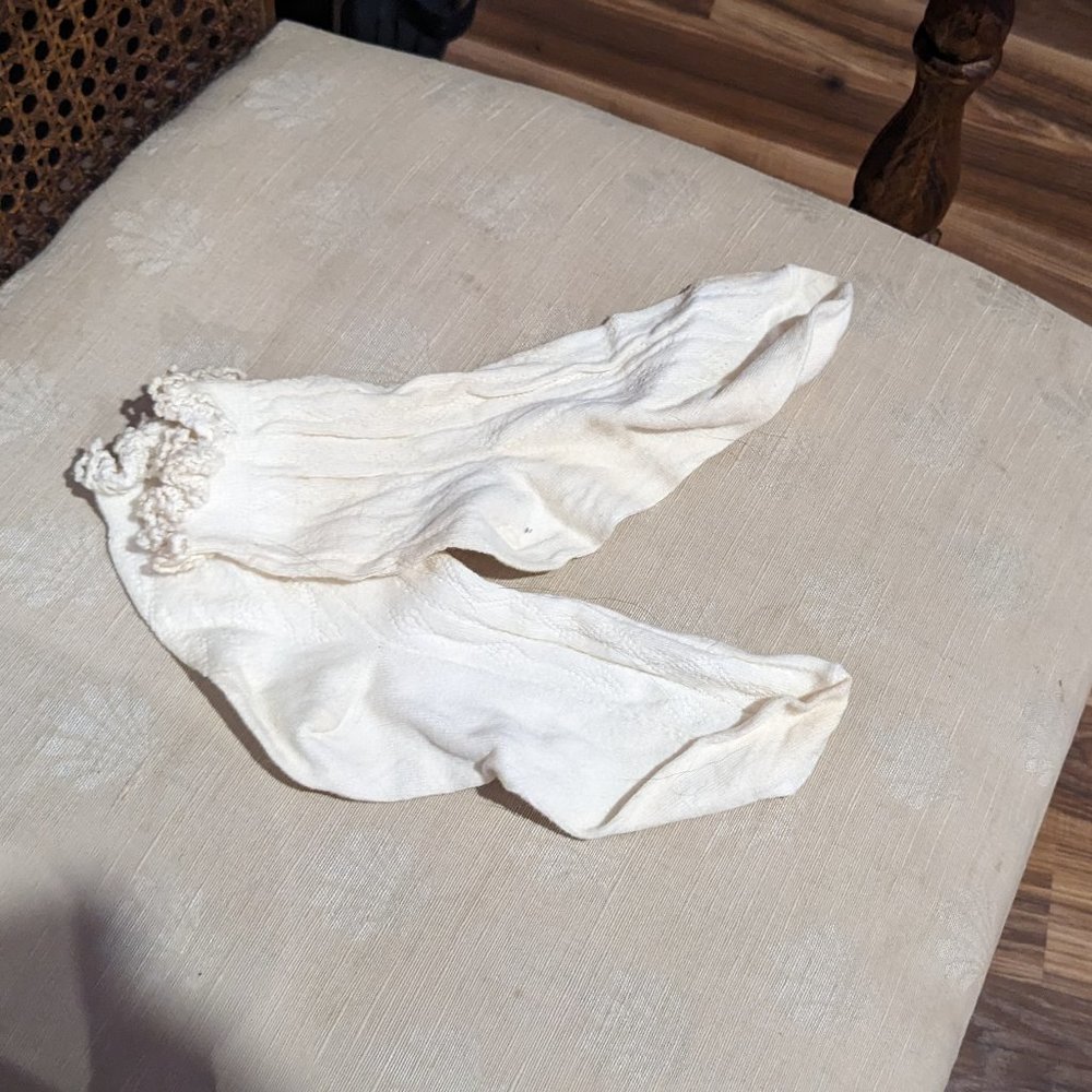 White socks with Frilled Edges